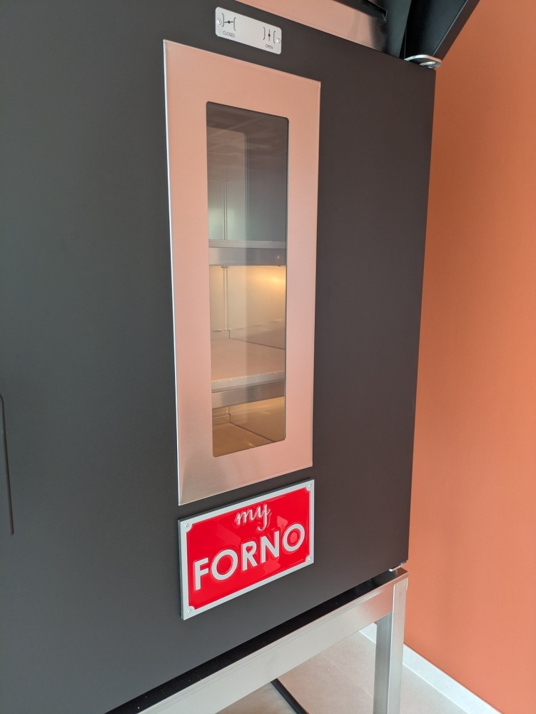 De oven in de bakkerij van BRODO